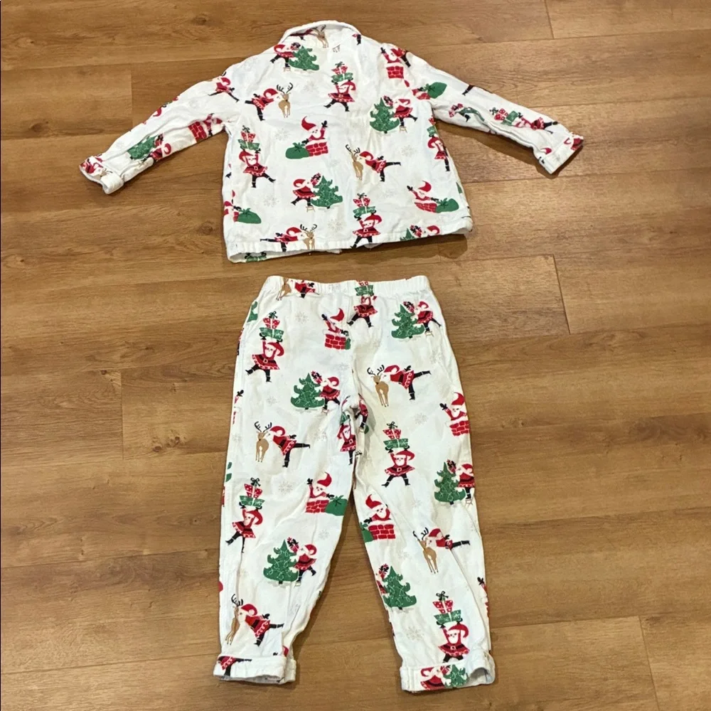 The Company Store Kids 100% Cotton Flannel Pajama‎ Set - White, Santa Reindeer
